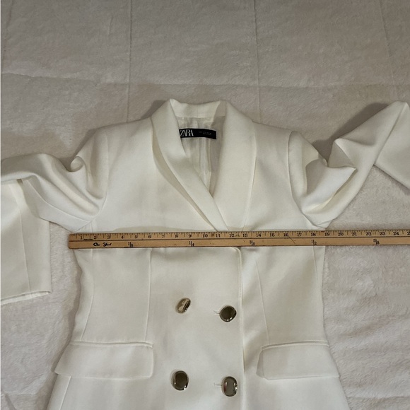 Zara Elegant White Double-Breasted Women's Coat - Picture 5 of 8